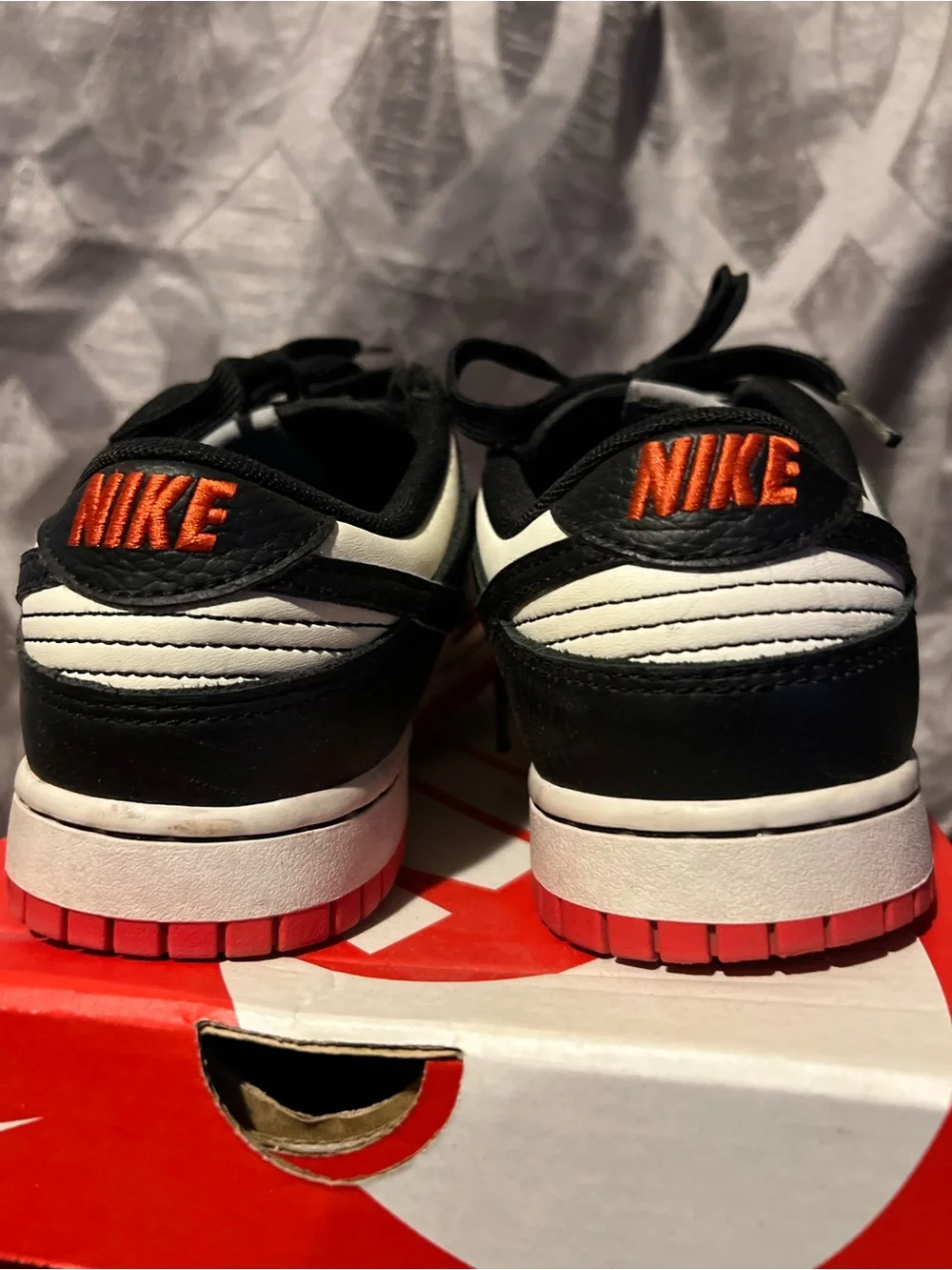 Nike Dunk Low EMB NBA 75th Anniversary Chicago Bulls Sneaker Men 7.5 W 9 Box